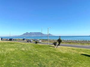 Spectacular Views of The Bay