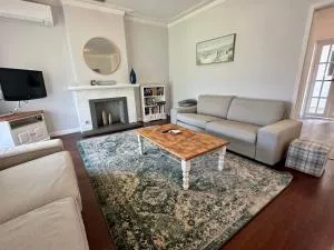 Jacaranda Cottage - Broadwater