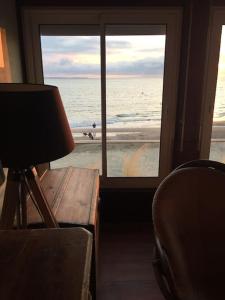 Appartements Beach apartment - Ocean sunset full view : photos des chambres