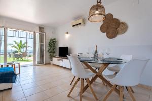 Sea Front Beach House Macarena A