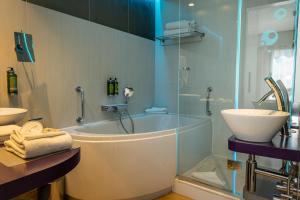 Hotels Ampere : photos des chambres