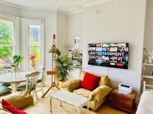 Artists Bright Hampstead Heath Village 2 bed