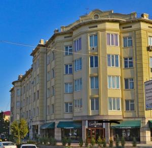 Apartment 3-room Beruni street