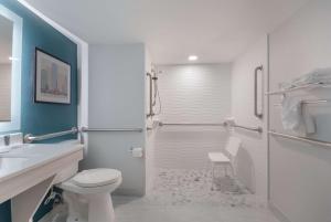 King Room - Accessible/Non Smoking room in AmericInn