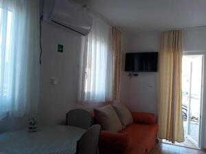 Holiday apartment in Razanj with sea view, terrace, air conditioning, WiFi 4773-2