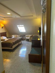 Double or Twin Room - Attic room in Actor Hotel Budapest