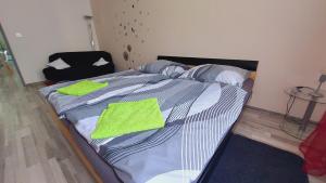 Apartmán Budín - v klidu přírody, s parkováním