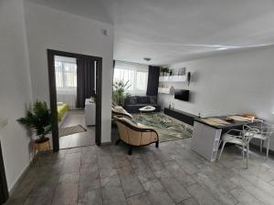 Summer Crib Mamaia-Sat