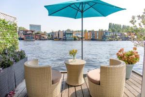 The New Lake Boathouse
