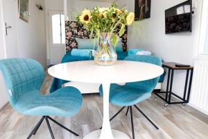 The New Lake Boathouse