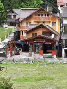 Pensiunea Cota 1200 Piscul Negru