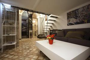 Monti Holiday House