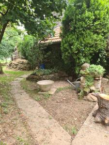 Maisons d'hotes Maison d'hote chaleureuse avec WIFI et jardin clos : Chambre Double ou Lits Jumeaux avec Salle de Bains Commune