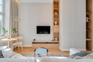 Poniatowskiego Parkside Studio~Parking and lift