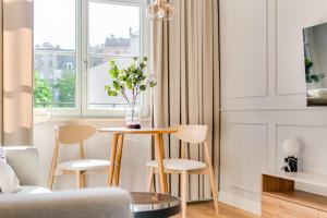 Poniatowskiego Parkside Studio~Parking and lift