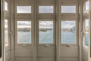 493 Seafront Duplex Penthouse in Valletta