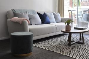 Harbourside Style, 2 Bed, AC, Pool -Elizabeth Bay