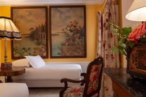 Junior Suite room in Hotel Le Saint Gregoire