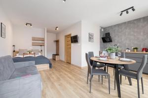 Beautiful Apartment Klimeckiego with balcony by Noclegi Renters