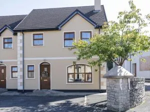 Owen Tucker View House - Monargan Glebe