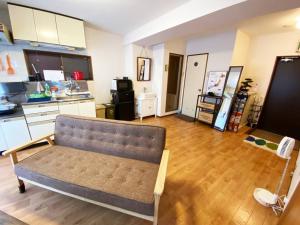 1min walk to sta, drct bus to HND! Easy access! 01