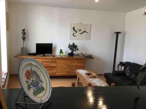 Classé 2 étoiles - 3 chambres - Appartement Douillet au bord du Quai De Londres dans le cœur de la ville de VERDUN - Géré par Presta-ZenServices