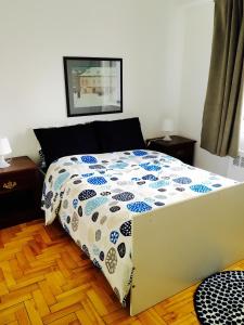Stylish Montreal Apartment: Comfortable Stay in the Golden Square Mile