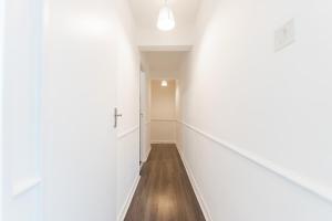 Luxury 3 Bedroom Flat with Balcony in Westbourne Park