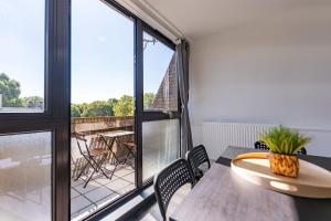 Luxury 3 Bedroom Flat with Balcony in Westbourne Park