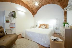 Medieval flat with whirlpool bath