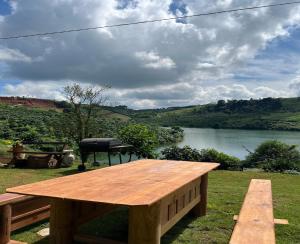 Nhà Bao La - Hồ Đak Long Thượng