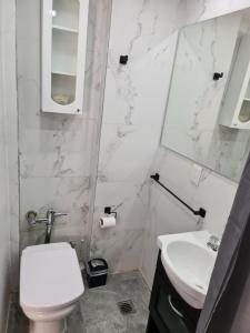 Av. Corrientes 1670 - Paseo La Plaza -