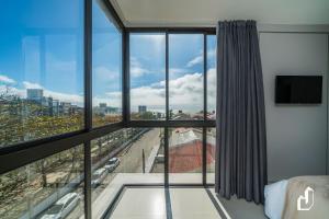 Cobertura duplex com 03 dormitórios e vista mar