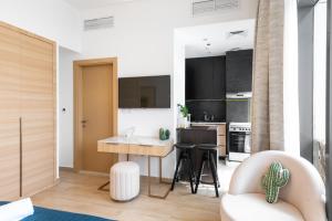 Daniels Cozy Studio at JVC