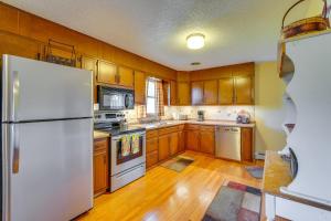 Muncy Vacation Rental w Deck & Views