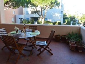 Appartements Appartement Cavalaire-sur-Mer, 2 pieces, 4 personnes - FR-1-226B-27 : photos des chambres