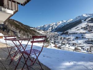 Appartements Appartement La Clusaz, 2 pieces, 4 personnes - FR-1-304-107 : photos des chambres