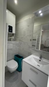 Studio rue piétonne proche plage