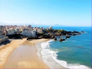 Studio Front de Mer avec Piscine et Balcon à Biarritz - FR-1-3-412