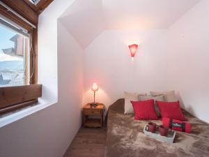 Appartement cosy 6 pers, centre Saint-Lary, balcon sud, parking, 2 chambres, classé 2 étoiles - FR-1-296-142