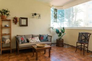 Sea Views Apartment with Terrace and Pools