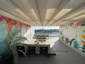 ViVi Homes - Lima Pool, Sunny Terrace & Beach