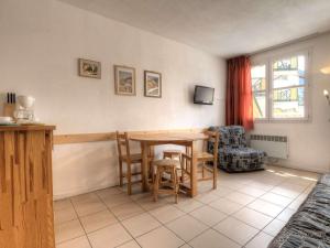 Appartement 2 pièces avec terrasse, proche commerces et télécabine - Briançon - FR-1-330C-80