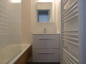 Studio 5 pers. lumineux à 100m des pistes avec balcon, casier à skis et animaux acceptés - FR-1-405-51