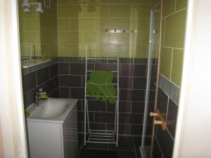 Studio Confort 37m² - Huez, 4 Pers, Balcon Sud, Proche Pistes et Centre - FR-1-405-35