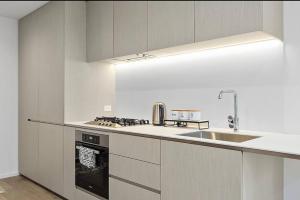 Modern 1 BR Apt on Southbank #Australia108#AU21