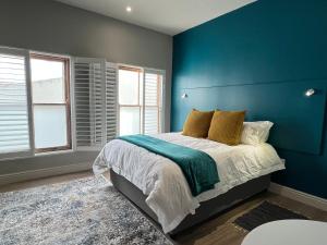 Hermanus Waterfront Apartment no 17 - 4hvězdičkové hotely ve městě Hermanus