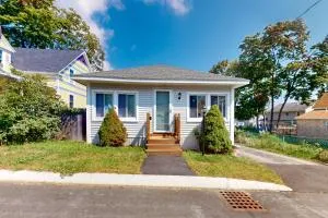 Cabin at the Beach - Biddeford Pool