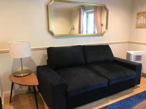 Key & Flowers - Kensington Residence 1