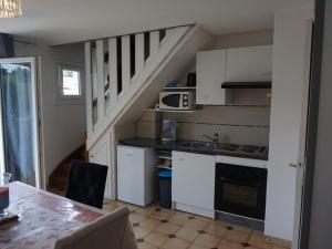 Appartements Appartement Merville-Franceville-Plage, 2 pieces, 4 personnes - FR-1-465-11 : photos des chambres